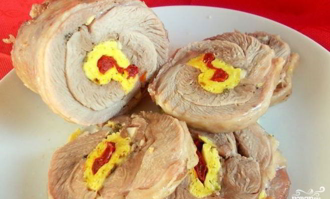 Рулет из голени индейки без кости