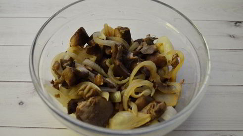 рулет из лаваша с картофелем и белыми грибами