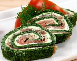 Рулет из шпината и лосося