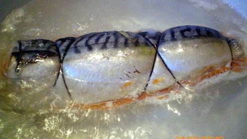 рулет из скумбрии с морковью и яйцом