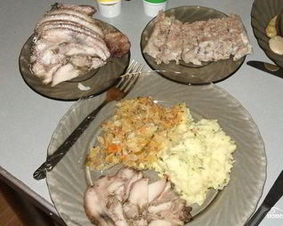 Рулет из свиной головы