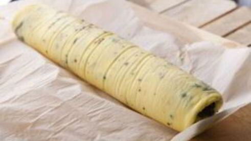 рулет из яйца с сыром