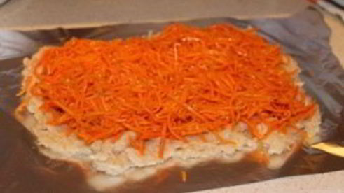 рулет куриный с морковью и сыром