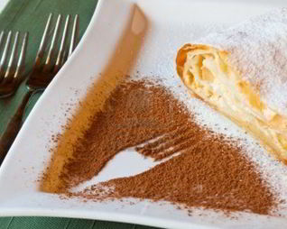 Рулет с яблоками