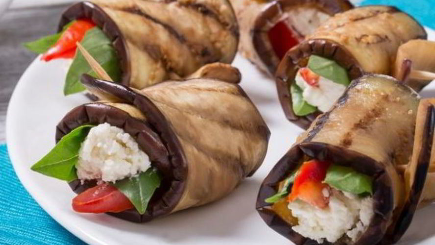 Рецепт рулетики из баклажанов с базиликом