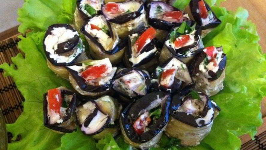 Рецепт рулетики из баклажанов