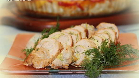 Рецепт Рулетики из индейки с творожно-чесночной начинкой