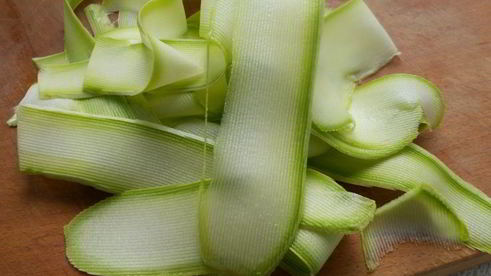 рулетики из кабачков с утиной грудкой в духовке