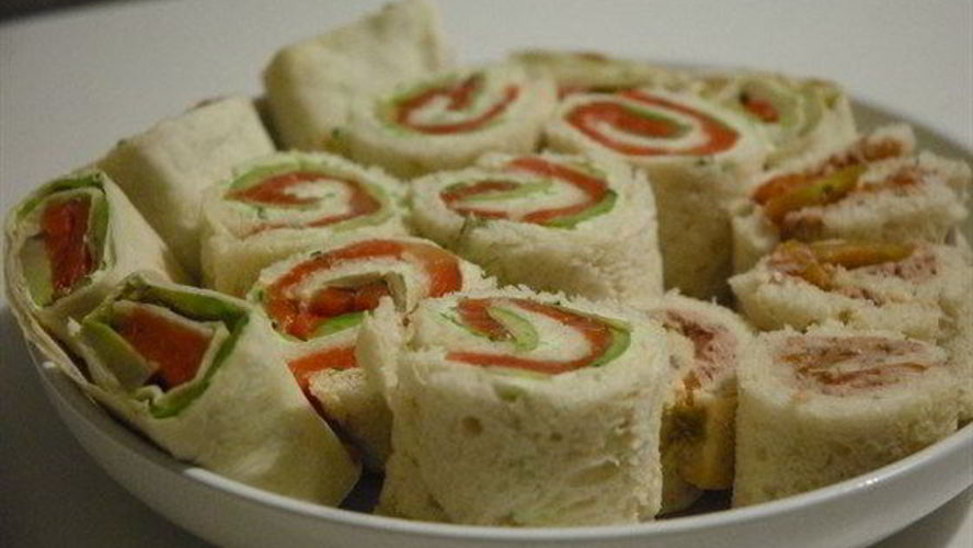 Рецепт рулетики с авокадо и красной рыбой