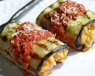 Рулеты из баклажанов с ризотто