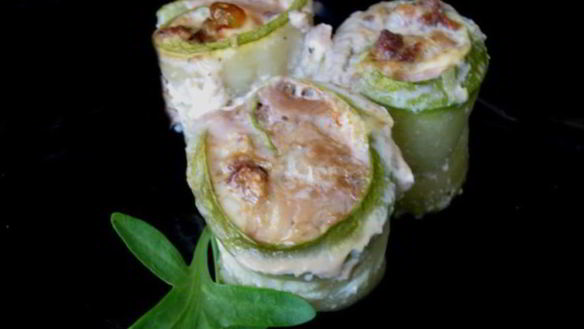 Рецепт Рулеты из кабачков с мясной начинкой в яичной заливке