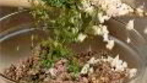 рулеты с телятиной и грибами