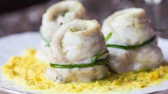 Рецепт Рыбные рулеты в сливочно-травяном соусе