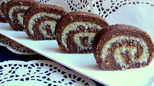 Рецепт Шоколадно-кокосовый рулет без выпечки