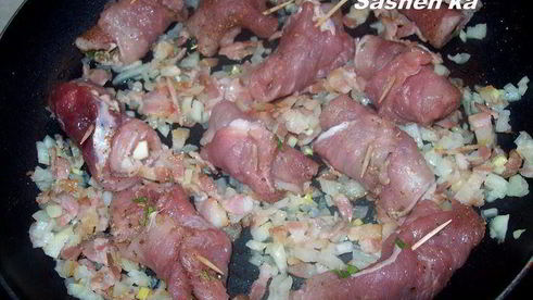 свиные рулетики по-итальянски