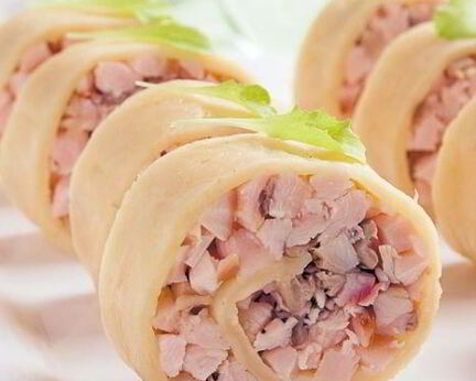 Сырный рулет с курицей и грибами