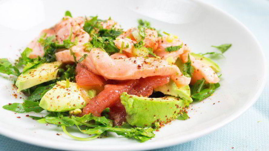 Рецепт севиче из лосося с авокадо и розовым грейпфрутом