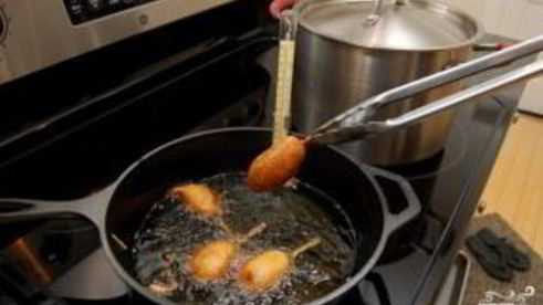 сосиски в кляре на палочке