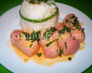 Сосиски в сметанно-томатном соусе из мультиварки