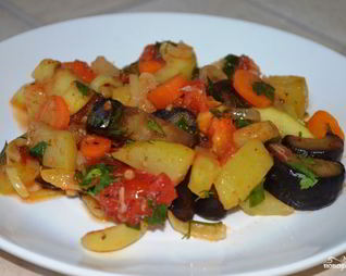 Соте из баклажанов и кабачков