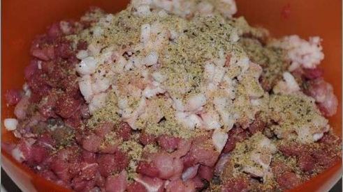 свино-говяжья домашняя колбаса