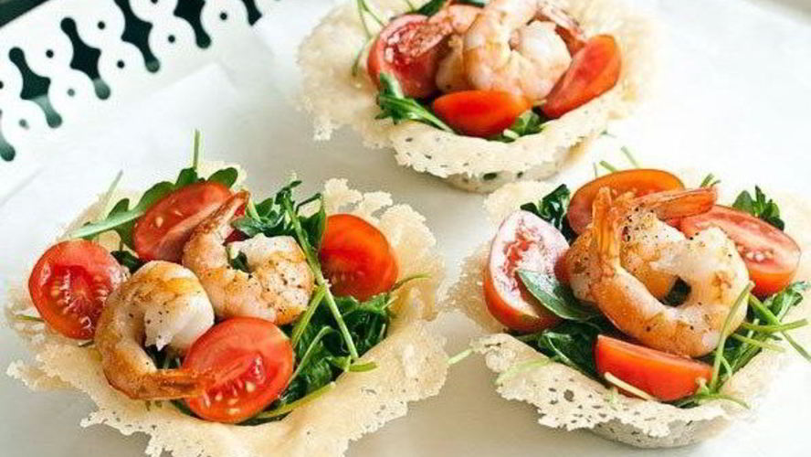 Рецепт сырные корзиночки с салатом из рукколы и креветок