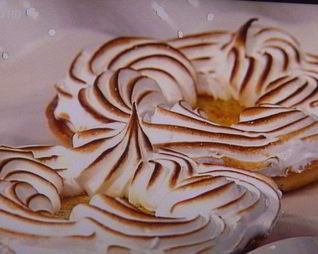 Абрикосовые тарталетки с меренгой