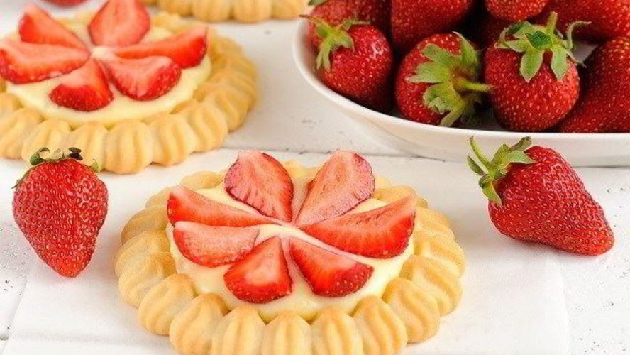 Рецепт безглютеновые тарталетки с гоголь-моголем и клубникой в шоколаде 3pauly