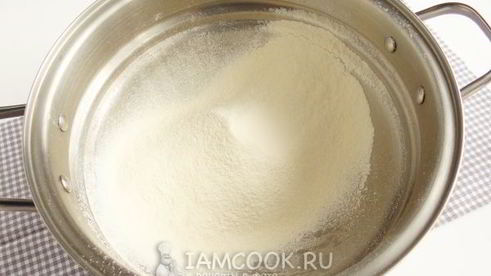 песочные тарталетки с пудингом и сливой