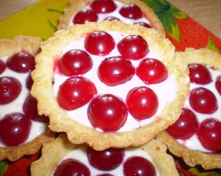 Песочные тарталетки с вишней