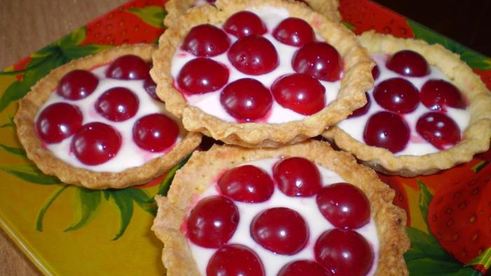 песочные тарталетки с вишней