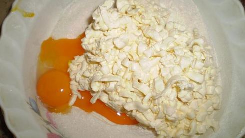 песочные тарталетки с вишней