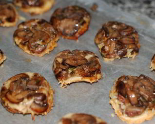 Слоеные тарталетки с грибами