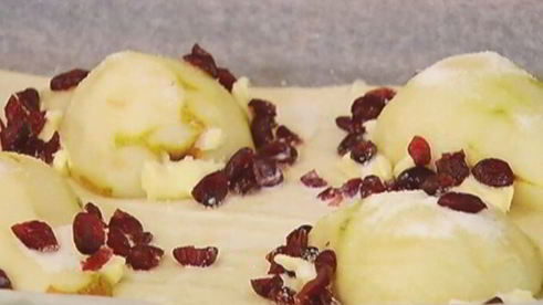 тарталетки с карамелизированной грушей и клюквой