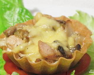 Тарталетки с курицей и грибами
