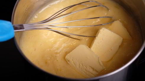 тарталетки с лимонно-лаймовым кремом и меренгой