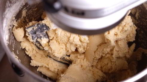 тарталетки с лимонно-лаймовым кремом и меренгой