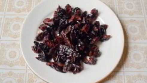 тарталетки с мясом, фруктами и сыром