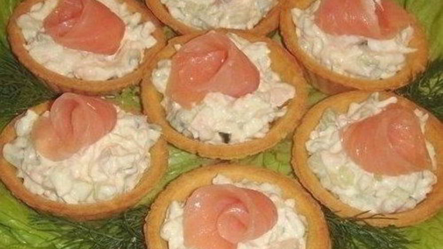 Рецепт тарталетки с огурцом и красной рыбой
