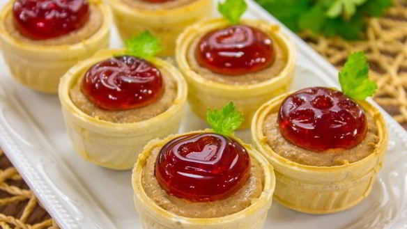 Рецепт Тарталетки с печеночным паштетом и гранатовым желе