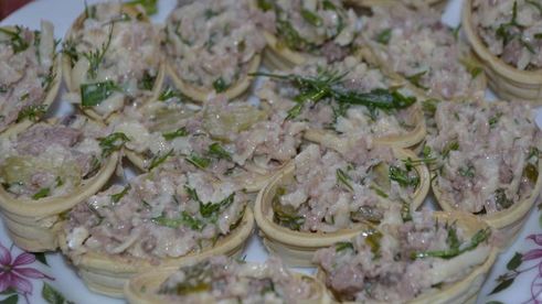 тарталетки с печенью трески