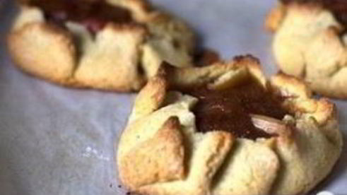 тарталетки с ревенем