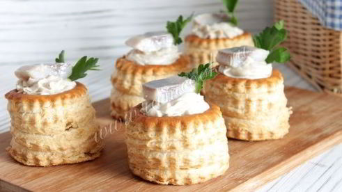 тарталетки с сельдью и творогом