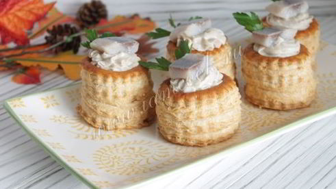 тарталетки с сельдью и творогом