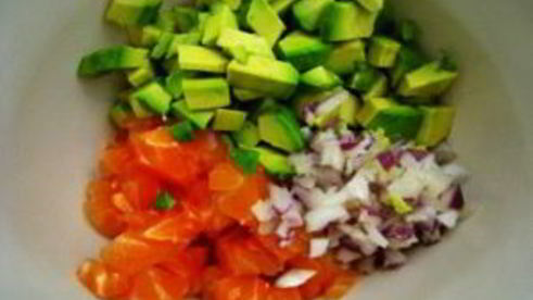 тарталетки с семгой и авокадо