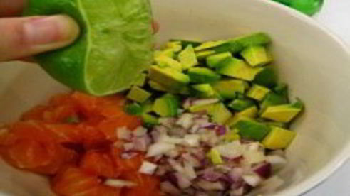 тарталетки с семгой и авокадо