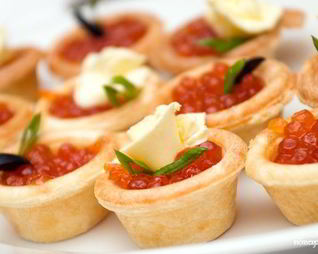 Тарталетки с сыром и икрой