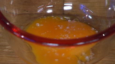 тарталетки со спаржей, розмарином и сыром