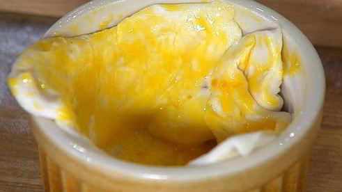 тарталетки со спаржей, розмарином и сыром