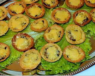 Творожные тарталетки с грибами и сыром